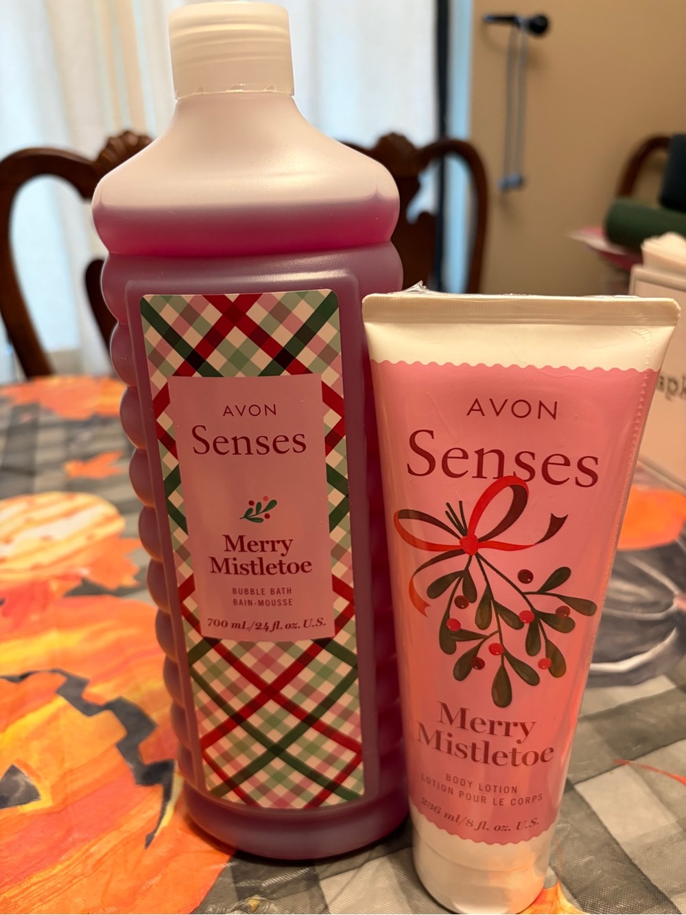 Avon Senses Merry Mistletoe Bubble Bath & Lotion - Pink
